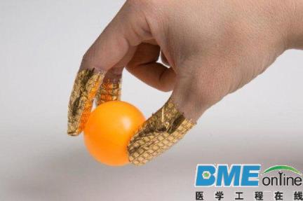 透明可弯曲的压力传感器：可以检测肿瘤、诊断乳腺癌的手套