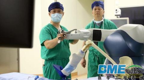 国内首台骨科关节手术机器人MAKOplasty落沪，辅助置换膝关节