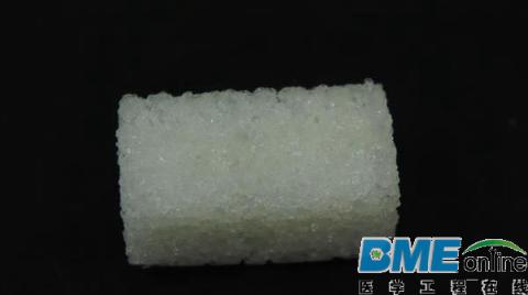 科学家研发3D打印植入物医疗材料可促进骨再生