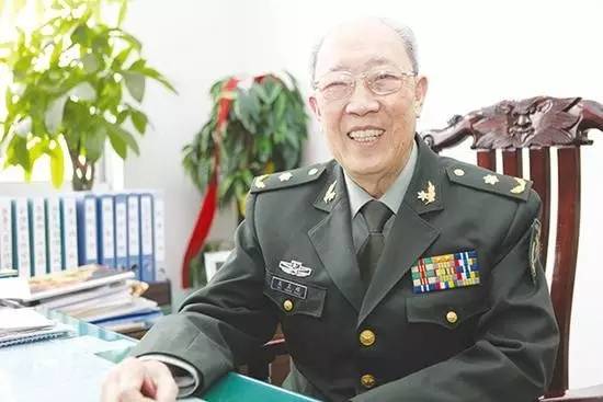 吴孟超院士：反对高级药物和机器人手术